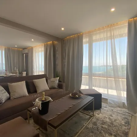 Paradiso 'в' 607 Large Luxury Apartment
