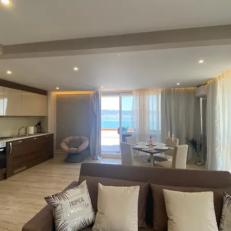 Paradiso 'в' 607 Large Luxury Apartment