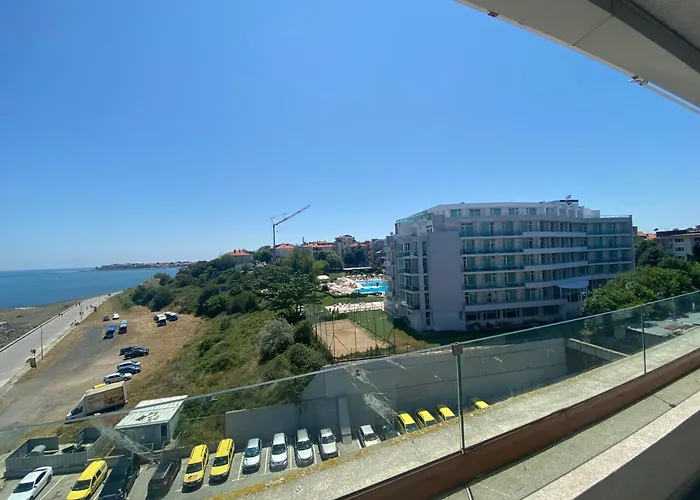 Апартамент Paradiso 'в' 607 Large Luxury Несебър